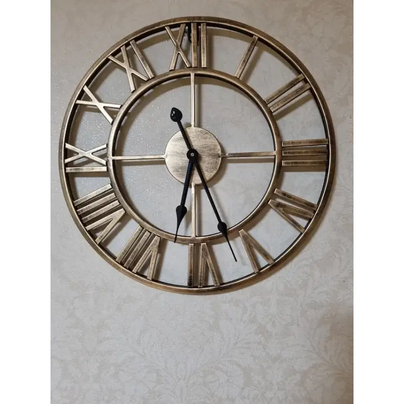 ZEGAR SCIENNY Z CYFRAMI RZYMSKIMI | OLSZTYN